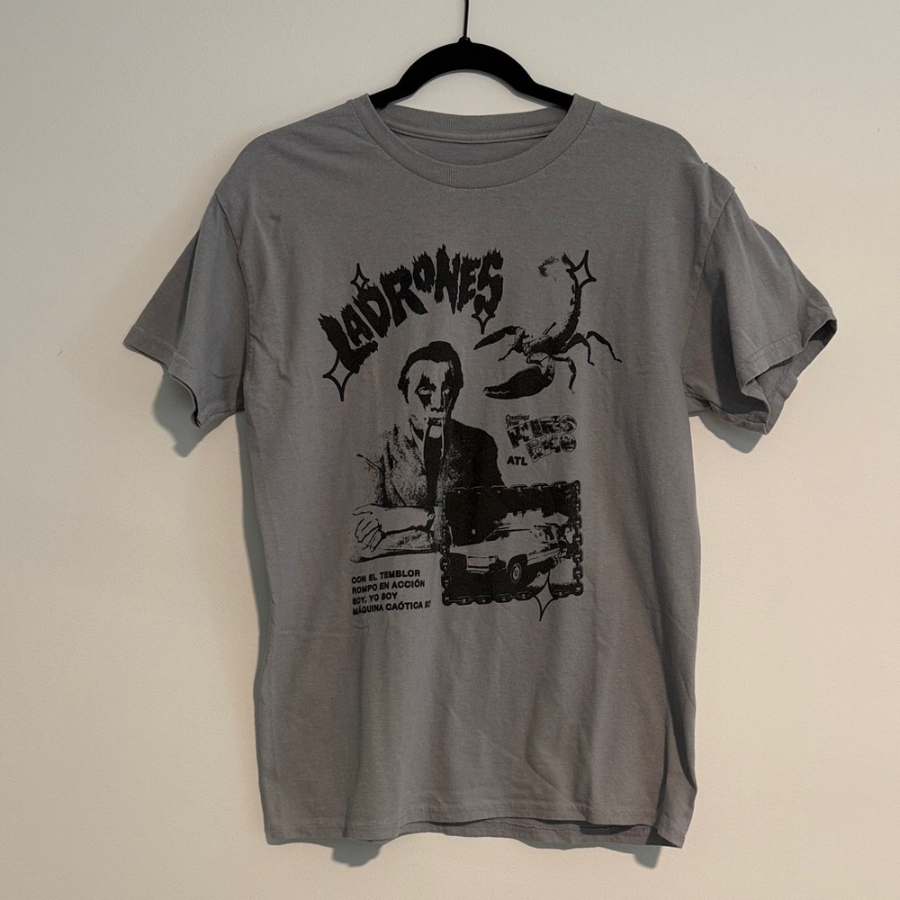 Ladrones Tee